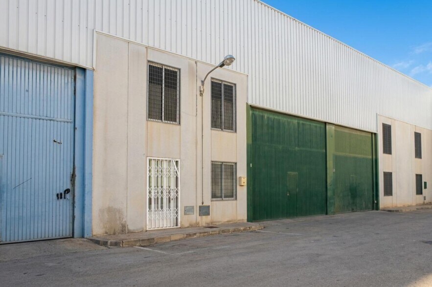 Industriel/Logistique dans Orihuela à vendre - Photo de l’immeuble – Image 2 sur 12