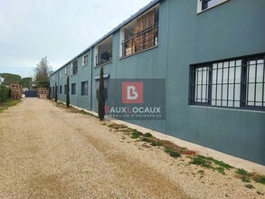 Local d’activités dans Arles à louer Photo de l’immeuble– Image 2 sur 3