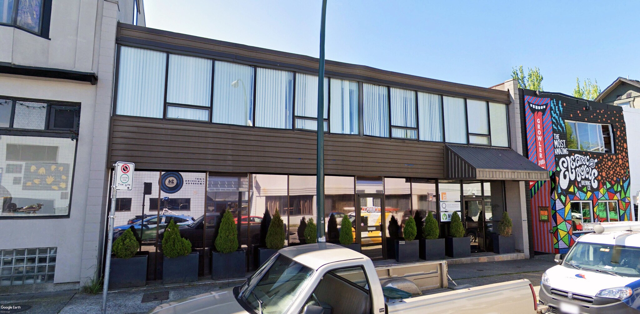 24 E 4th Ave, Vancouver, BC à louer Photo principale– Image 1 sur 5