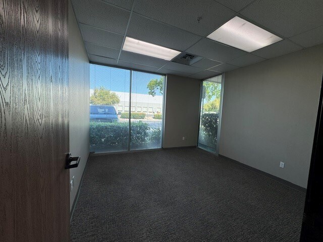 1244 Dupont Ct, Manteca, CA à louer - Photo intérieure – Image 3 sur 9