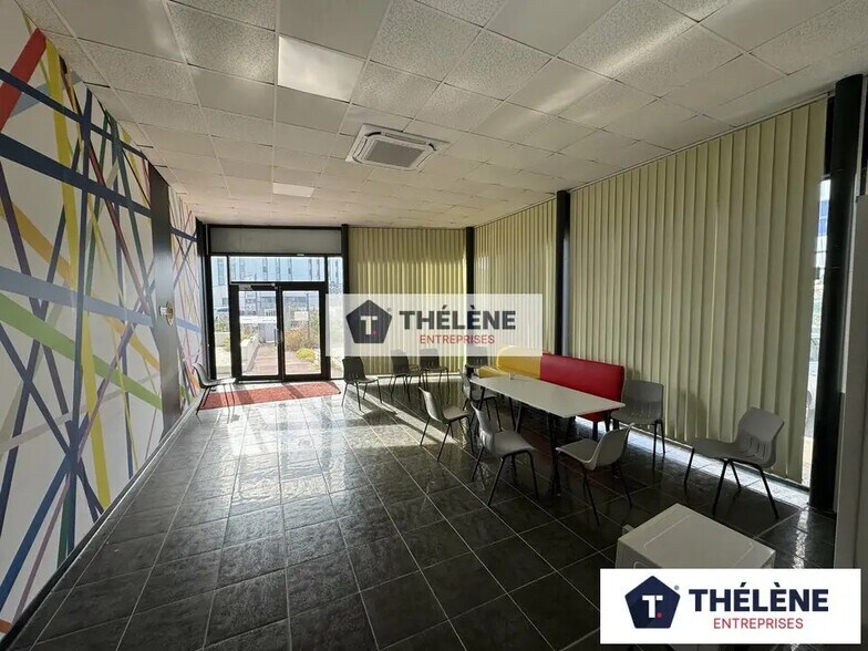 Local d’activités dans Mauguio à louer - Photo de l’immeuble – Image 3 sur 11