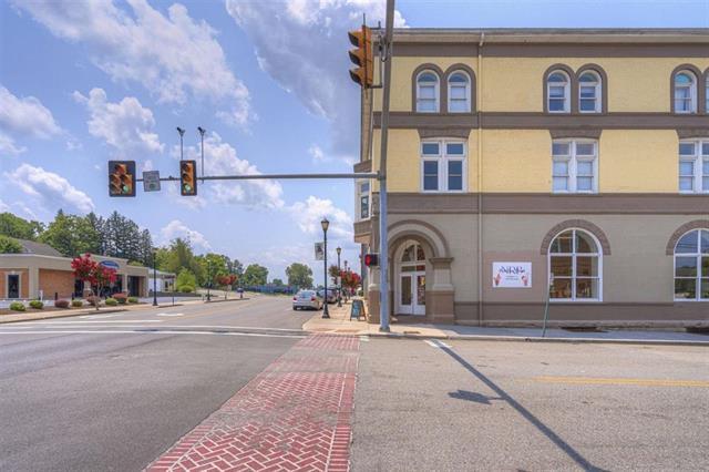 301 W Main St, Radford, VA à louer - Photo de l’immeuble – Image 3 sur 50