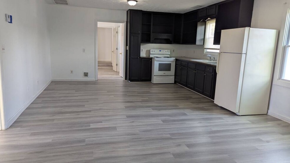 2202 Canton Hwy, Cumming, GA à louer - Photo intérieure – Image 3 sur 19