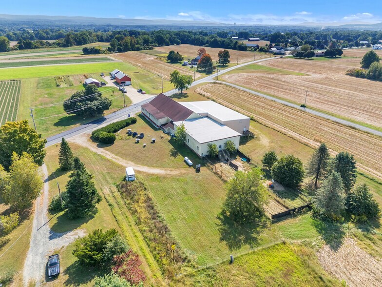 203 Long Plain Rd, Whately, MA à vendre - Photo de l’immeuble – Image 2 sur 62