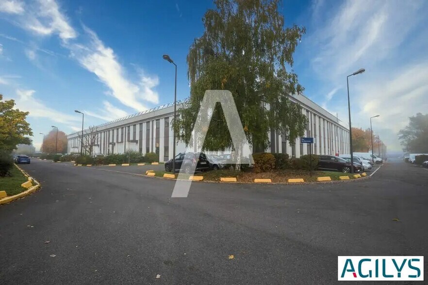 Bureau dans Lisses à louer - Photo de l’immeuble – Image 1 sur 5