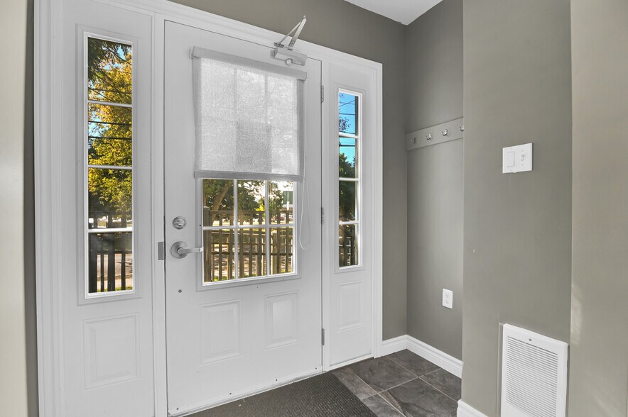 117 First St E, Cornwall, ON à vendre - Photo intérieure – Image 3 sur 6