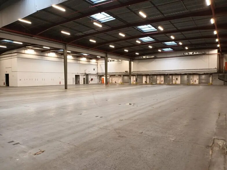 Industriel/Logistique dans Val-de-Reuil à louer - Photo de l’immeuble – Image 3 sur 8