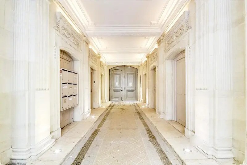 Bureau dans Paris à louer - Hall d’entrée – Image 3 sur 8