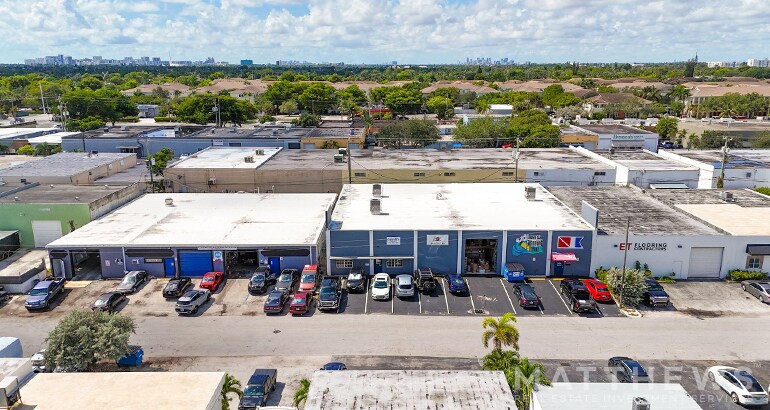 100-112 SW 5th St, Pompano Beach, FL à louer Photo de l’immeuble– Image 1 sur 7