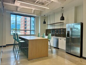 701 7th St NW, Washington, DC à louer Photo intérieure– Image 1 sur 6