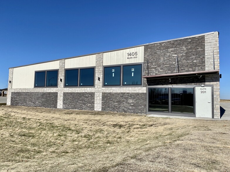 1405 SE 28th St, Grimes, IA à louer - Photo de l’immeuble – Image 1 sur 4