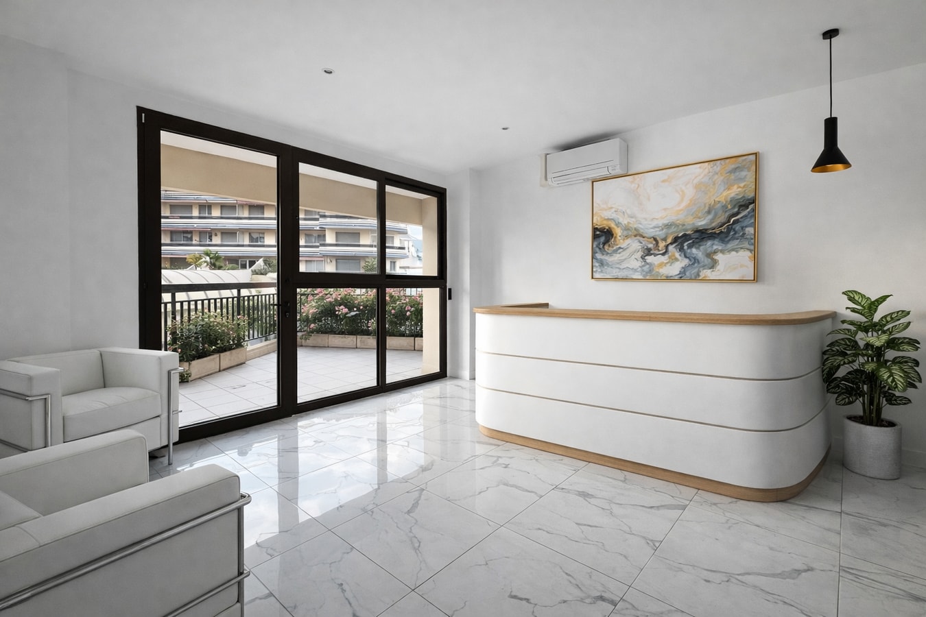 Rue Des Micocouliers, Fréjus, Var 83600 - Lot 99 - - Photo intérieure - Image 2 of 3