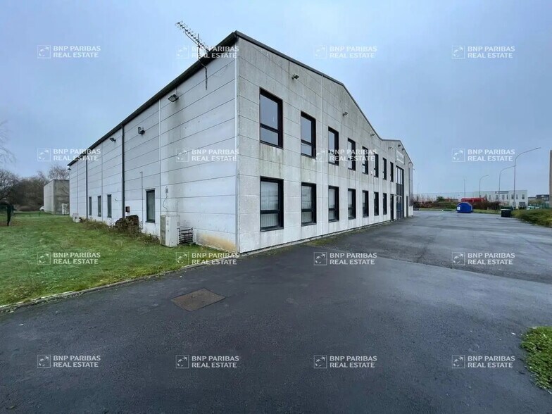 Local d'activités dans Avelin à vendre - Photo de l’immeuble – Image 2 sur 17