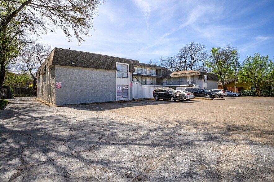 4716 Sycamore St, Dallas, TX à vendre - Photo de l’immeuble – Image 2 sur 12