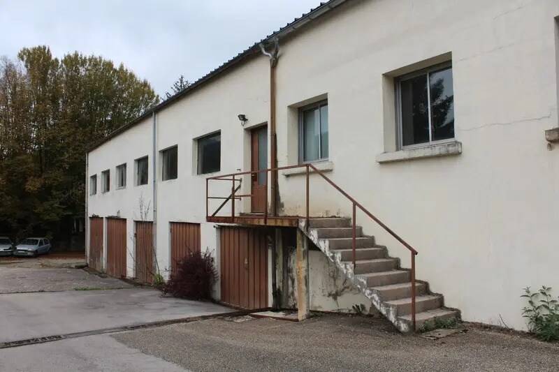 Industriel/Logistique dans Lons-le-Saunier à vendre Photo de l’immeuble– Image 1 sur 9