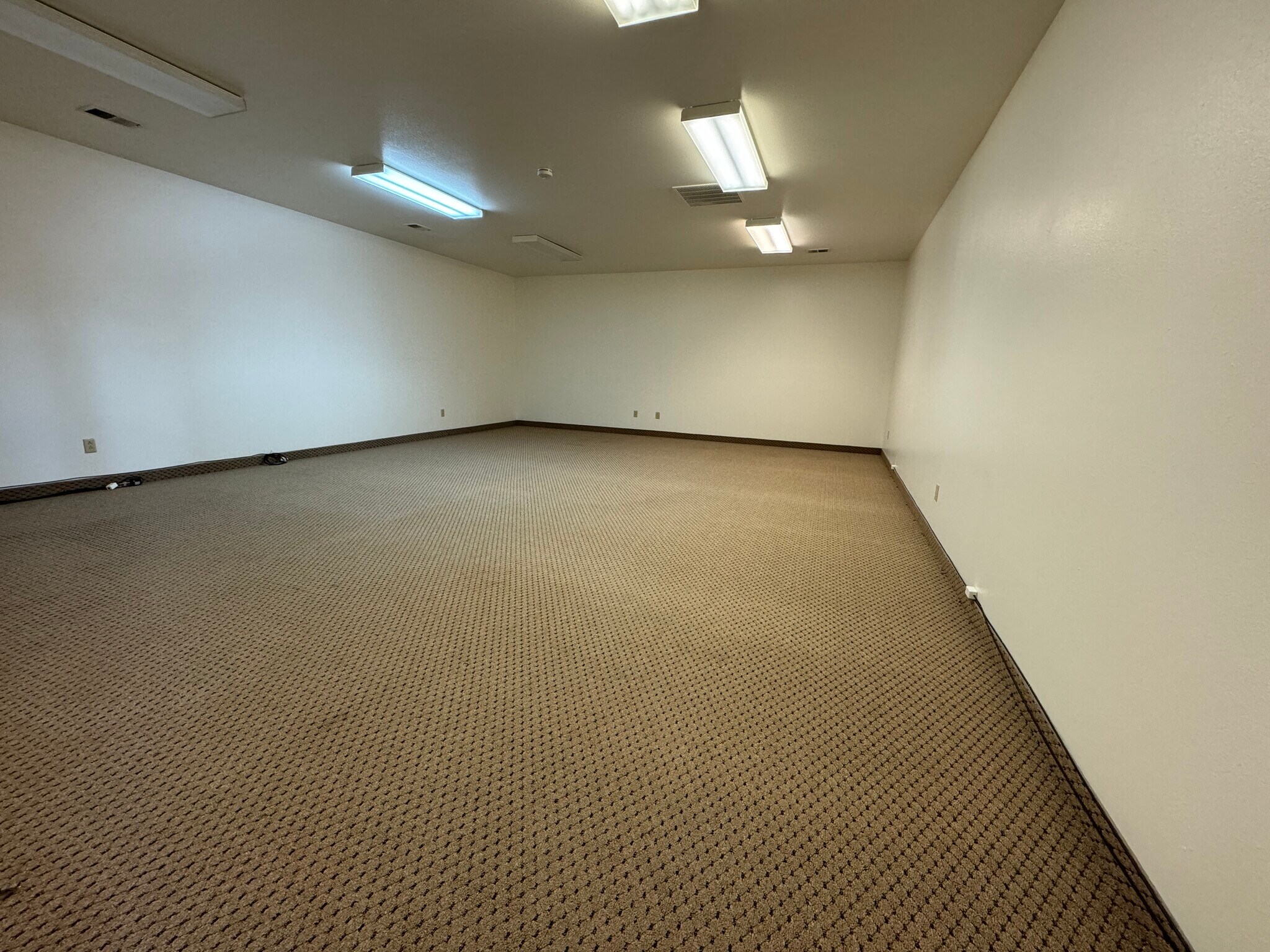 320 N 1st St, Hamilton, MT à louer Photo intérieure– Image 1 sur 2