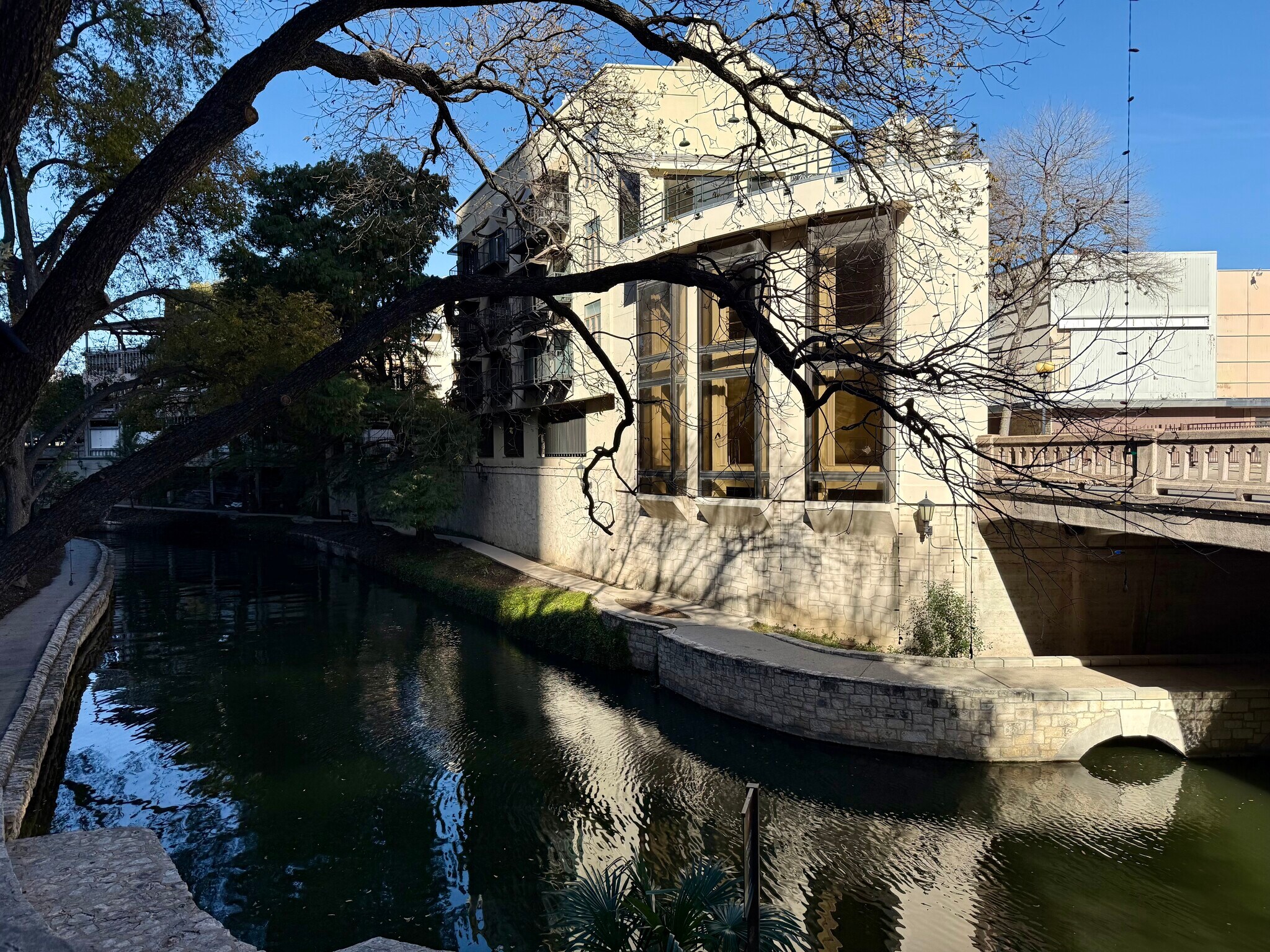 1020 Navarro St, San Antonio, TX à louer Photo principale– Image 1 sur 14