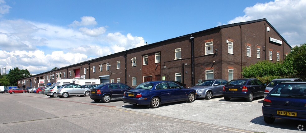 Pepper Rd, Stockport à louer - Photo principale – Image 1 sur 4