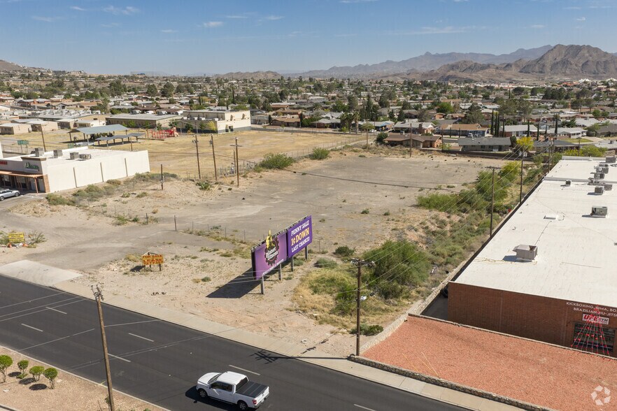 6500 N Mesa St, El Paso, TX à louer - Photo principale – Image 1 sur 5