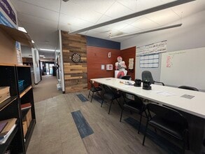 22105-22123 W 83rd St, Shawnee, KS à louer Photo intérieure– Image 2 sur 4