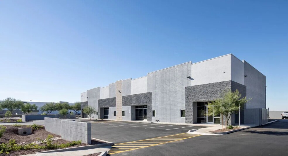 2760 S La Luna, Goodyear, AZ à vendre - Photo de l’immeuble – Image 1 sur 6