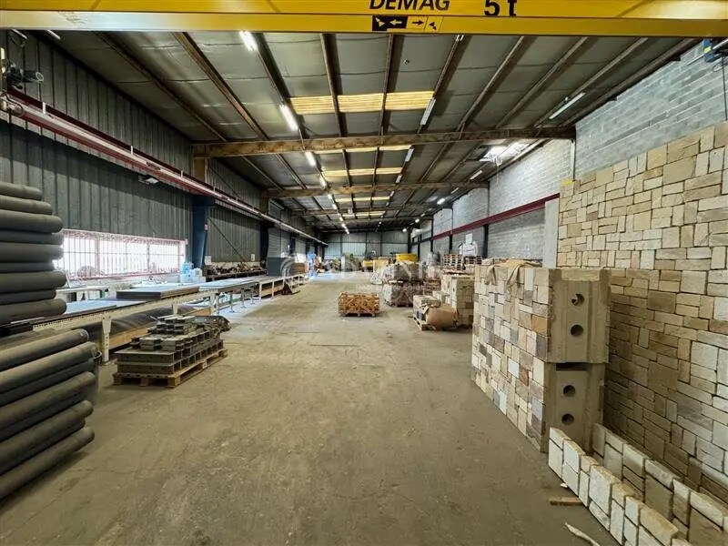 Local d’activités dans Ozoir-la-Ferrière à louer Photo de l’immeuble– Image 1 sur 7