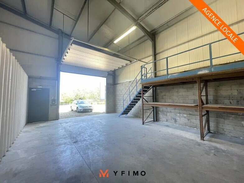 Local d’activités dans Ecquevilly à louer - Photo de l’immeuble – Image 1 sur 4