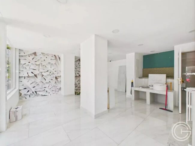 Plus de détails pour 7 Avenue De Fabron, Nice - Local commercial à louer