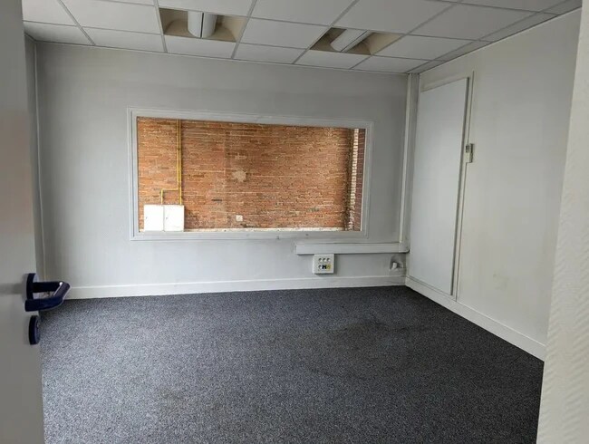 Plus de détails pour Local commercial à vendre