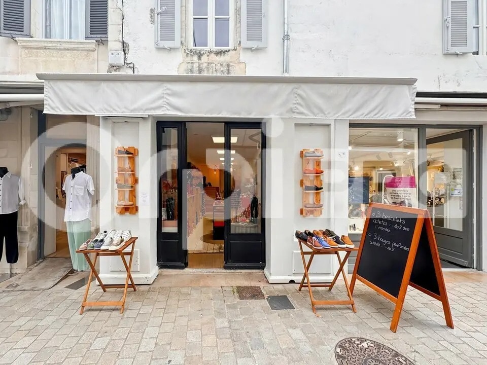 Local commercial dans Saint-Martin-de-Ré à louer Photo de l’immeuble– Image 1 sur 6