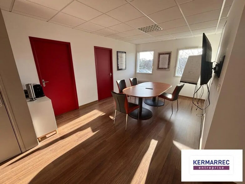 Bureau dans Vannes à louer - Photo de l’immeuble – Image 3 sur 5