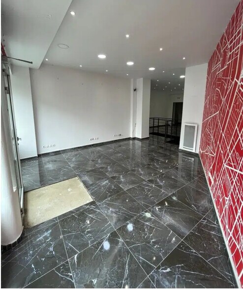 Local commercial dans Paris à louer - Photo de l’immeuble – Image 2 sur 4