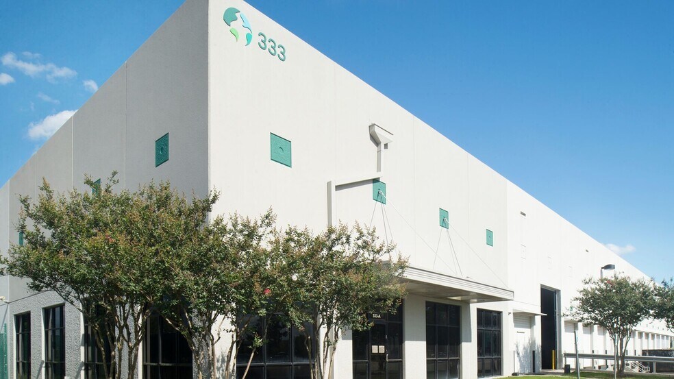 100 Northpark Central Dr, Houston, TX à louer - Photo de l’immeuble – Image 2 sur 17