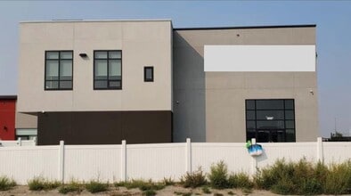 2974 Main St SE, Airdrie, AB à louer Photo de l’immeuble– Image 2 sur 6