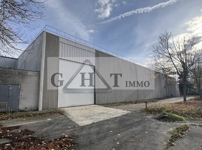 Industriel/Logistique dans Creil à vendre - Photo de l’immeuble – Image 2 sur 3