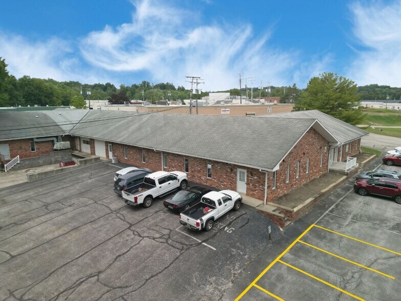 12375 Kinsman Rd, Newbury, OH à louer - Photo de l’immeuble – Image 2 sur 9
