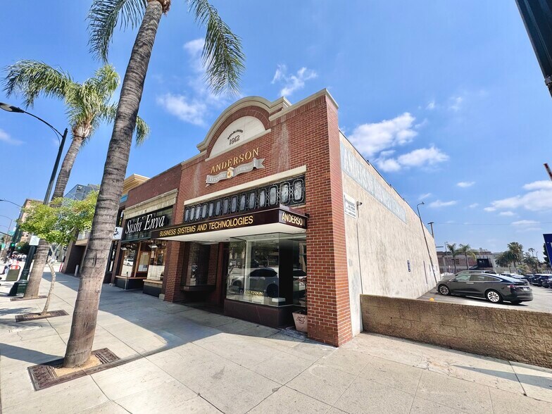 118 E Colorado Blvd, Pasadena, CA à louer - Photo de l’immeuble – Image 2 sur 4