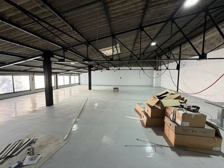 Local d’activités dans Juilly à louer - Photo intérieure – Image 2 sur 7