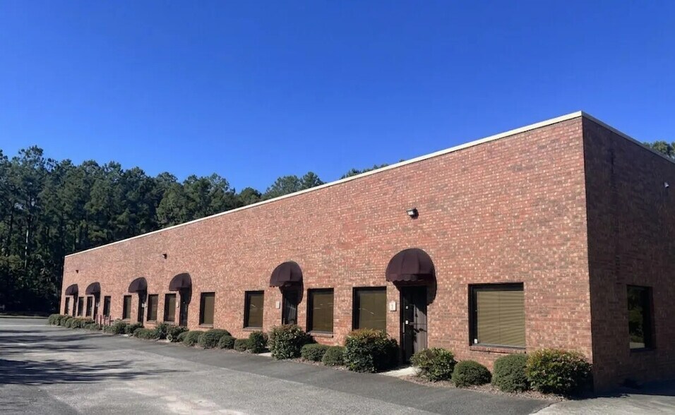 1049 Industrial Ct, Suwanee, GA à louer - Photo principale – Image 1 sur 3