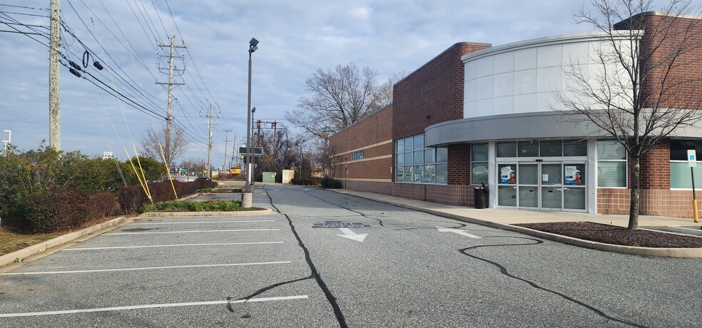 728 E Pulaski Hwy, Elkton, MD à louer - Photo de l’immeuble – Image 2 sur 10