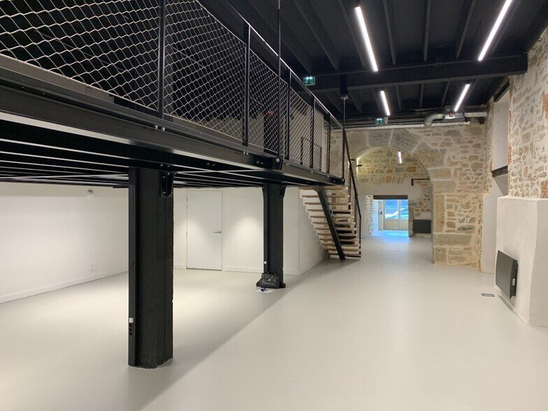 34 Quai Saint Vincent, Lyon à louer - Photo de l’immeuble – Image 2 sur 6