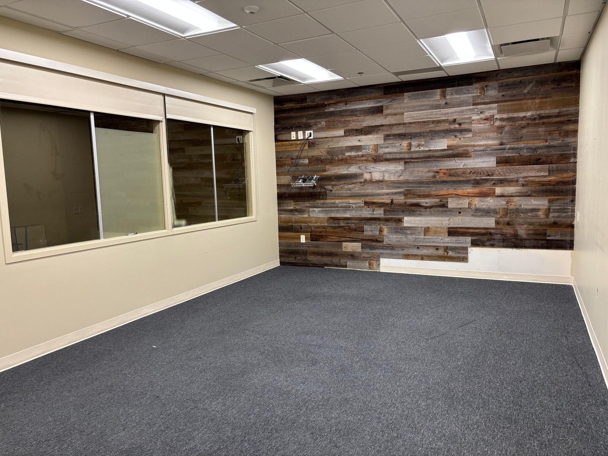 6321 S Redwood Rd, Salt Lake City, UT à louer Photo intérieure– Image 1 sur 12