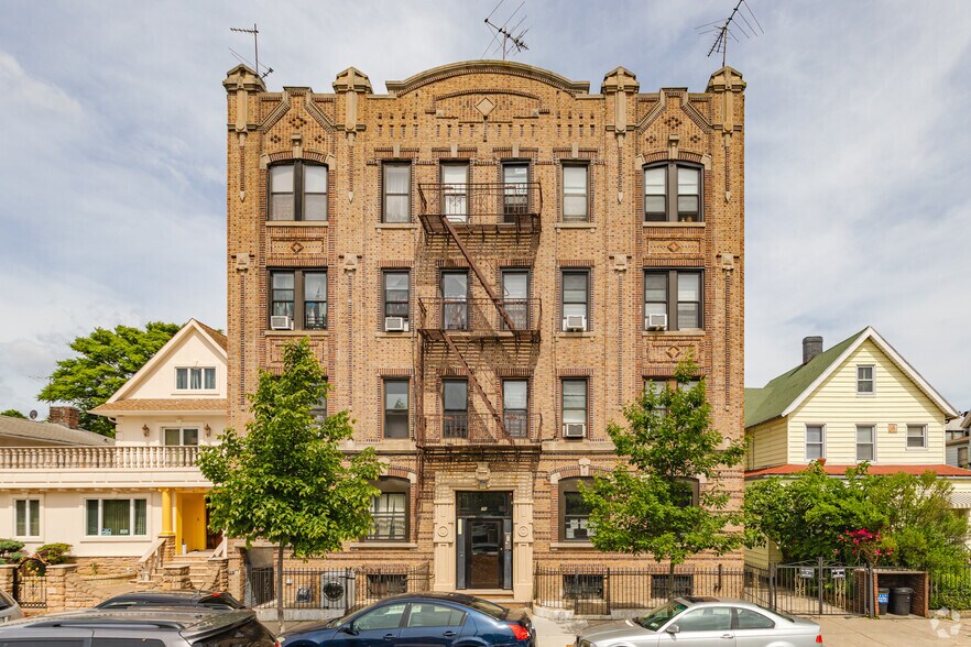 76 Bay 23Rd St, Brooklyn, NY à vendre - Photo de l’immeuble – Image 2 sur 4