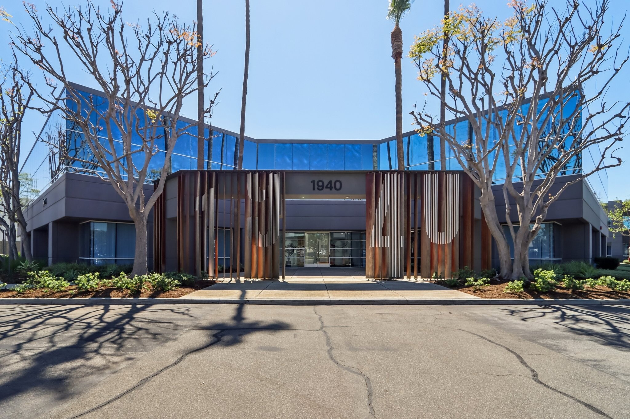 1940 E Deere Ave, Santa Ana, CA à louer Photo intérieure– Image 1 sur 10