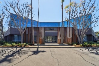 1940 E Deere Ave, Santa Ana, CA à louer Photo intérieure– Image 1 sur 10