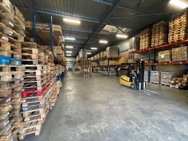 Plus de détails pour Industriel/Logistique à louer