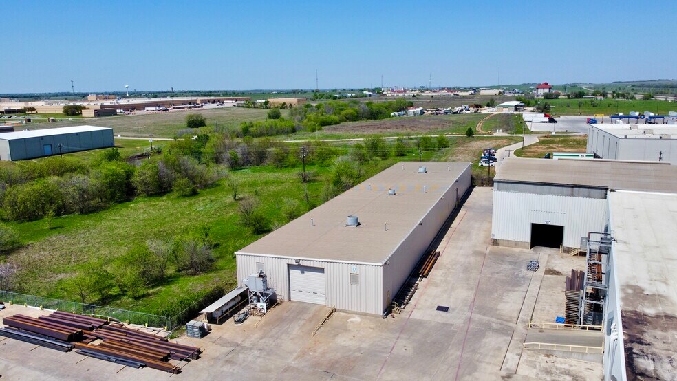 3 National Industrial Cir, Gainesville, TX à louer - Photo principale – Image 2 sur 7