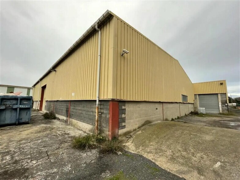 Local d'activités dans Béziers à vendre - Photo de l’immeuble – Image 1 sur 11