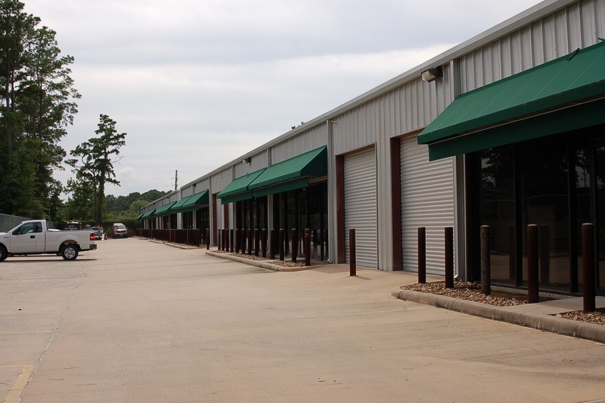 2121 Golden Rd, Spring, TX à louer - Photo de l’immeuble – Image 2 sur 6