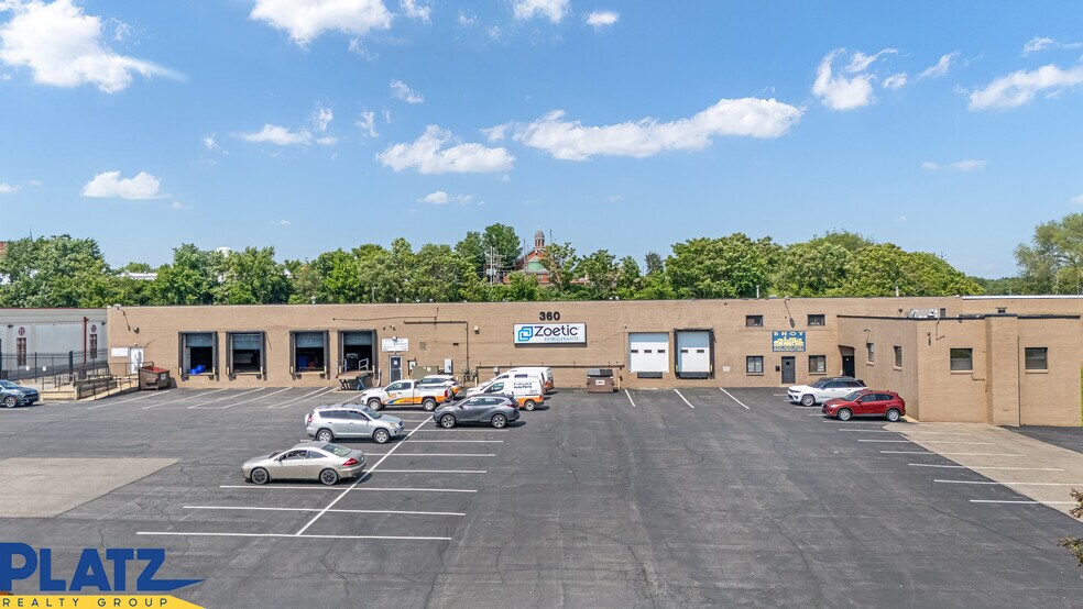 360 E Federal St, Youngstown, OH à louer - Photo de l’immeuble – Image 2 sur 12